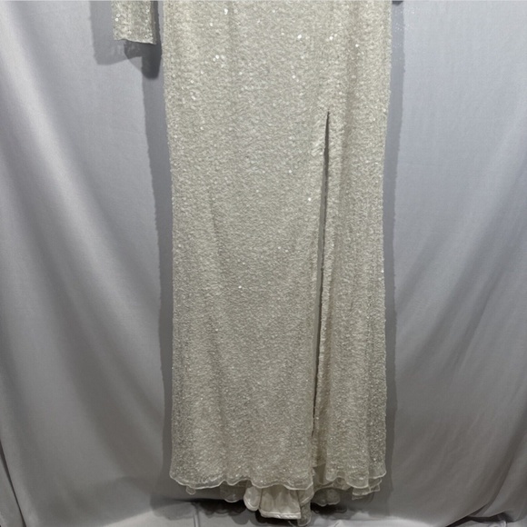 NWT $498 Mac‎ Duggal [ 4 ] Sequined Drop Shoulder Long Sleeve Gown in White - Picture 9 of 14